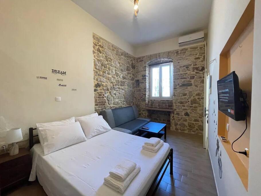 Q Apartments In Corfu Town Екстер'єр фото